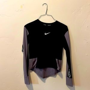 Nike long sleeve sweat wicking with pockets